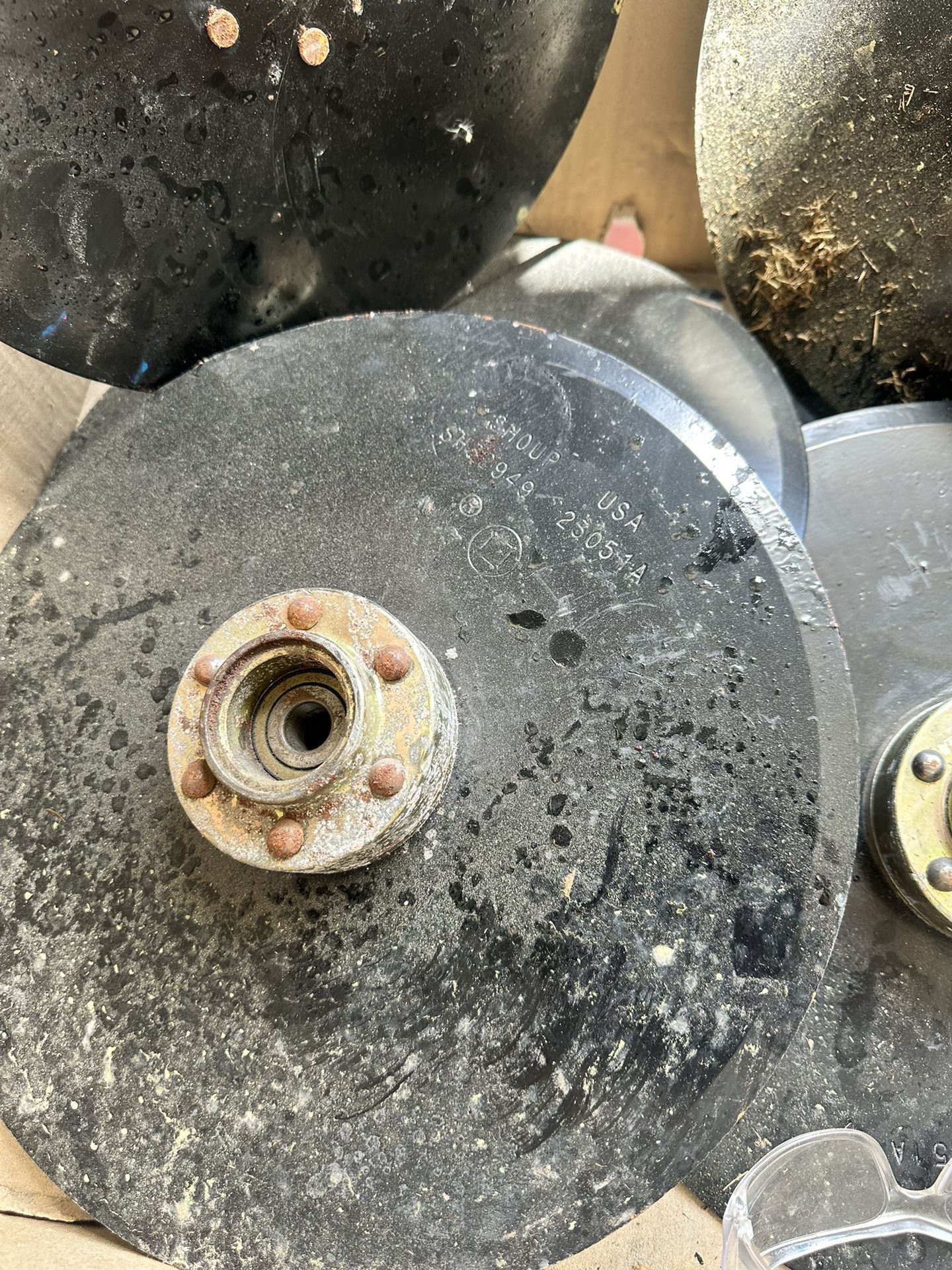 Heavy Duty Fertilizer Disc Assemblies