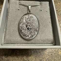 Reeds Locket