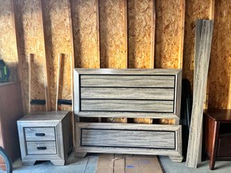 Queen size bad with night stand