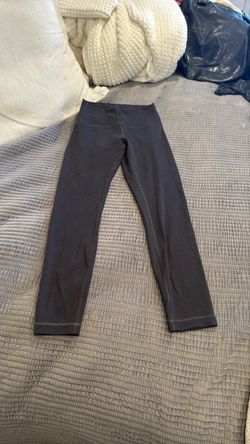 Women’s Lululemon dk grey leggings size 6