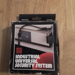 INDUSTRIAL UNIVERSAL