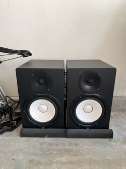 Yamaha HS8 8 Inch Powered Studio Monitors