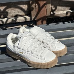 Puma Fenty Creeper Warm White Gum Sneakers  Gold Aglet Logo Lace Up Women Size 7