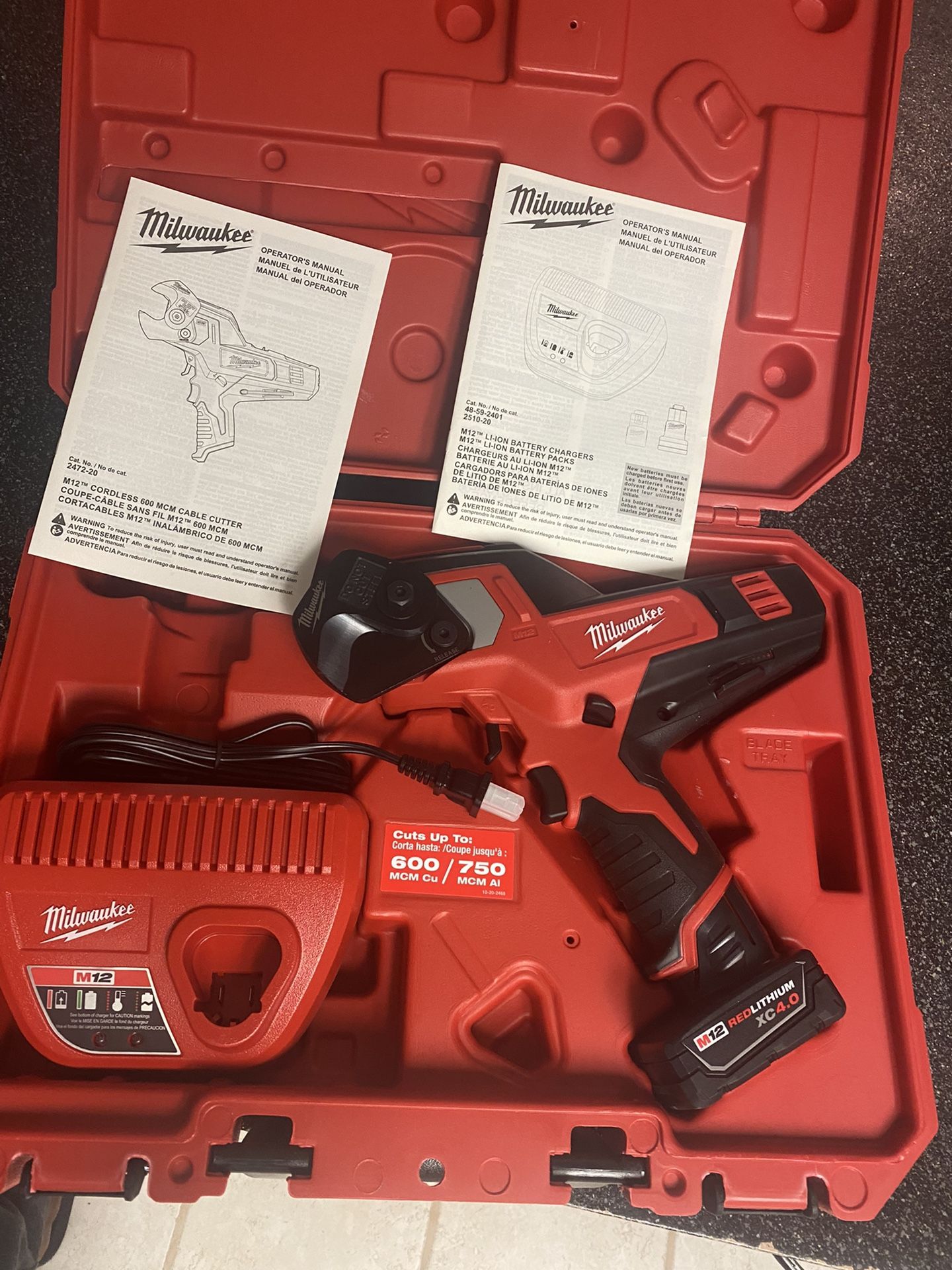 Milwaukee M12 600 MCM Cable Cutter 2472-20, With Case, Charger & 1 Battery -