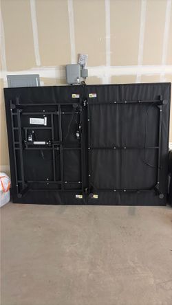 Queen/ black adjustable bed frame
