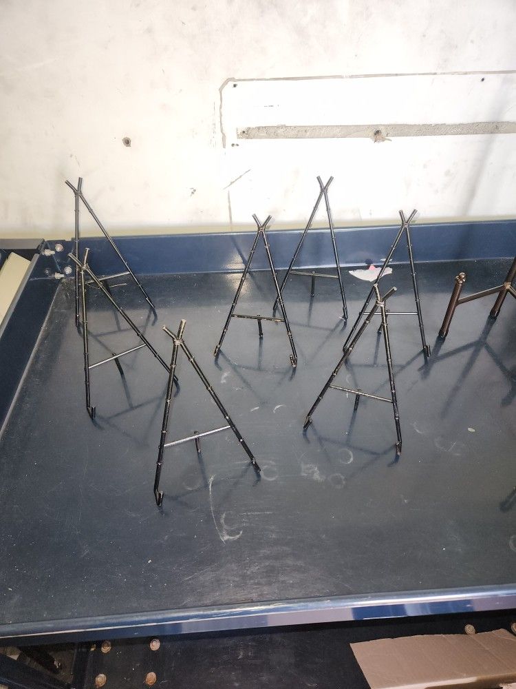 Sm Table Top Easels