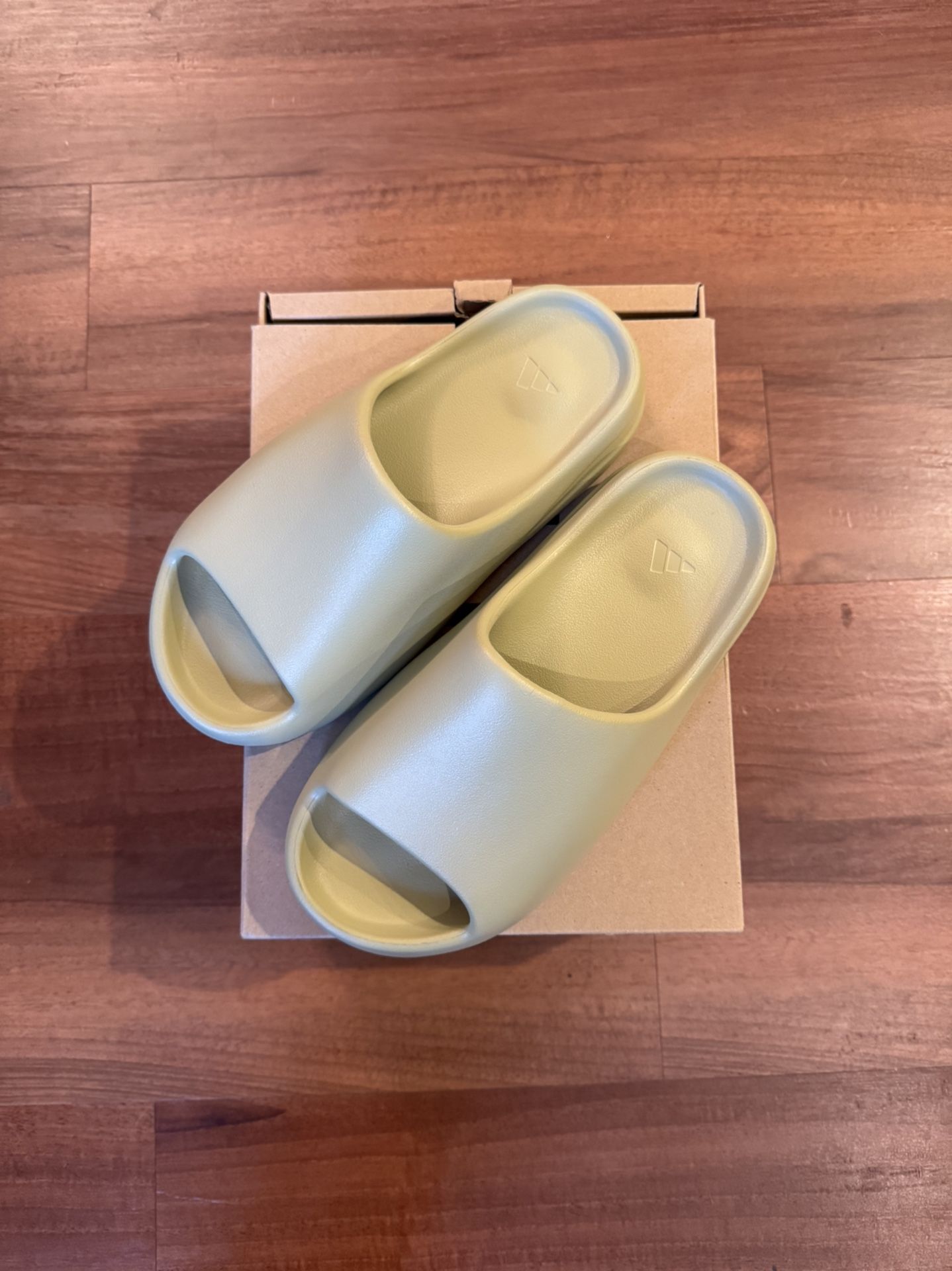 Yeezy Slide Resin