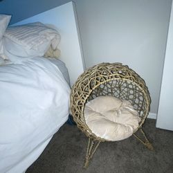 Woven Elevated Cat Bed 