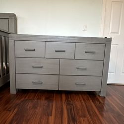 7 Drawer Dresser In Rustic Gray - Oxford Baby Piermont Collection
