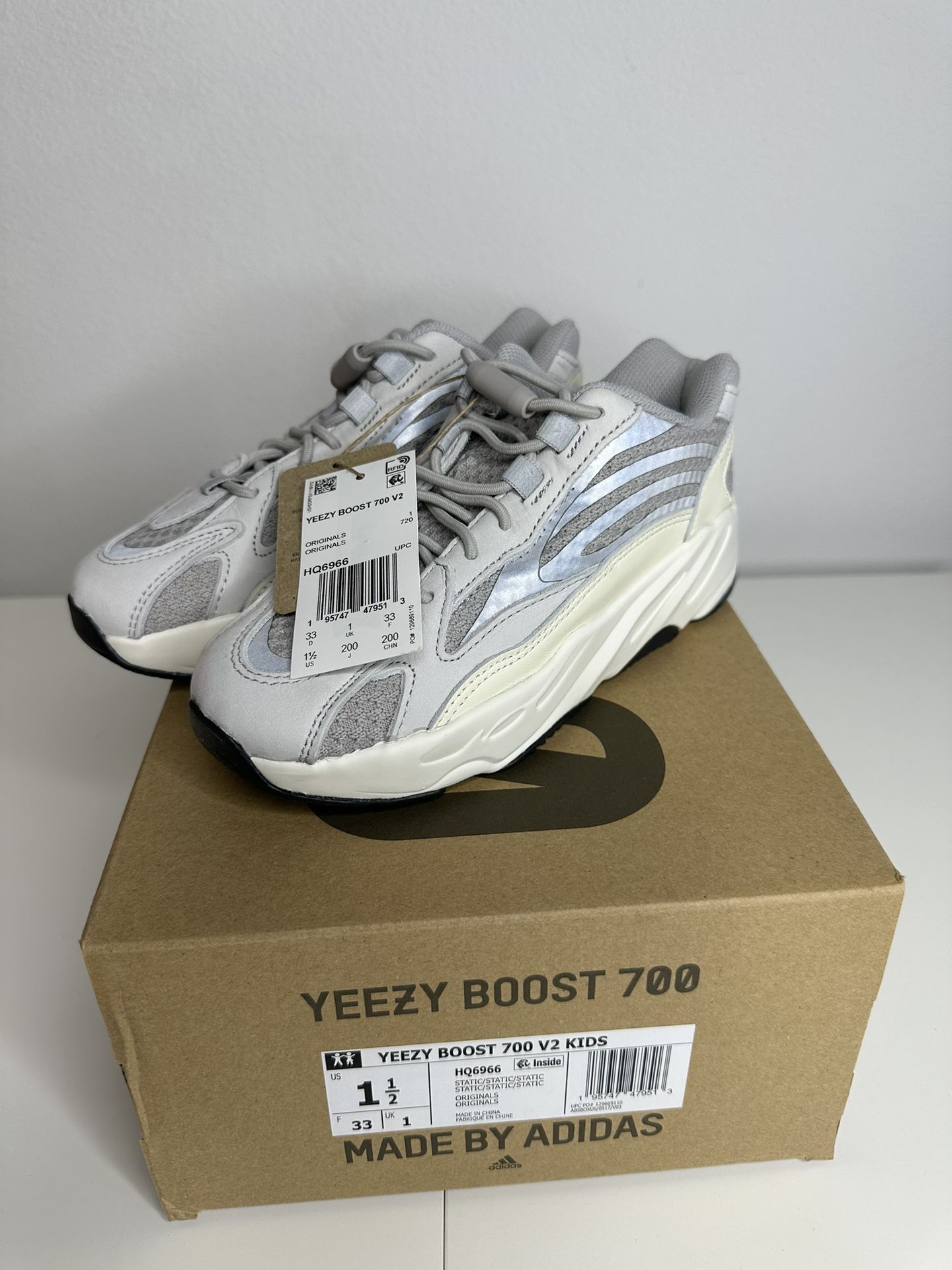 Yeezy Boost 700 V2 PS