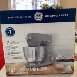 Tilt Head Stand Mixer With Accessories 