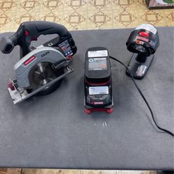 Craftsman Circular Saw And Flashlight W/ Battery