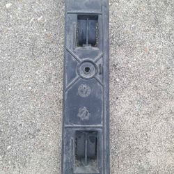 Front LH&RH Bumper Support Guide Filler Bracket For 1(contact info removed) Volkswagen Jetta IJ5 807 183 B