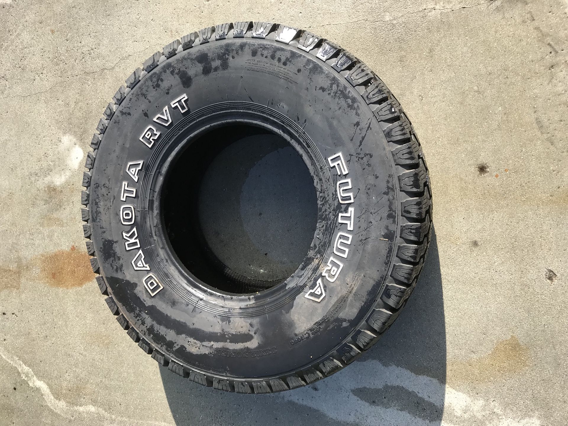Futura Dakota RVT tire 33x12.50R15