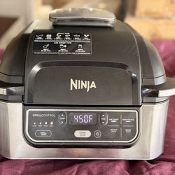 4 qt Ninja Indoor Grill 5 in-1 (Grill, Air Fry, Roast, Bake, and Dehydrate / Smoke Control System