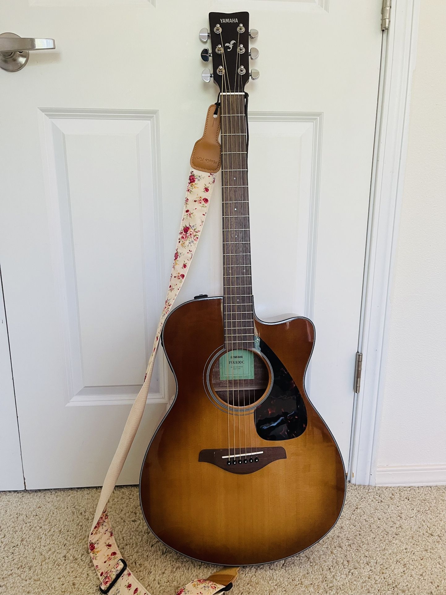 Yamaha FSX800C Acoustic-Electric Guitar - Excellent Condition
