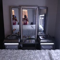 Diamond BedSet And Vanity Dresser