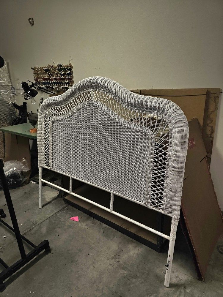 Wicker Headboard Size Queen