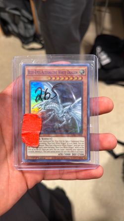 Yu gi oh card, near mint condition. Take ur chance and get it graded. (Expert told me it seems to be a 9-10 grade) throw me offers!