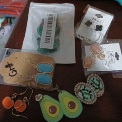 Earrings 