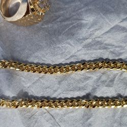 14k Cuban Box 63 Grams. With18k Jessie Pin And A14k Small Chi