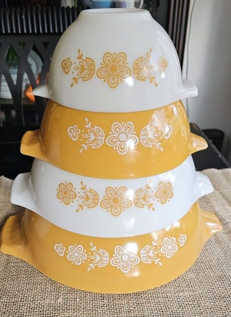 Pyrex Vintage Cinderella Bowl Set Butterfly Gold