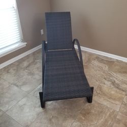 Outdoor Wicker Woven Contour Chaise Lounge