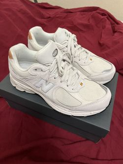 New Balance 2002R Size 7 Mens