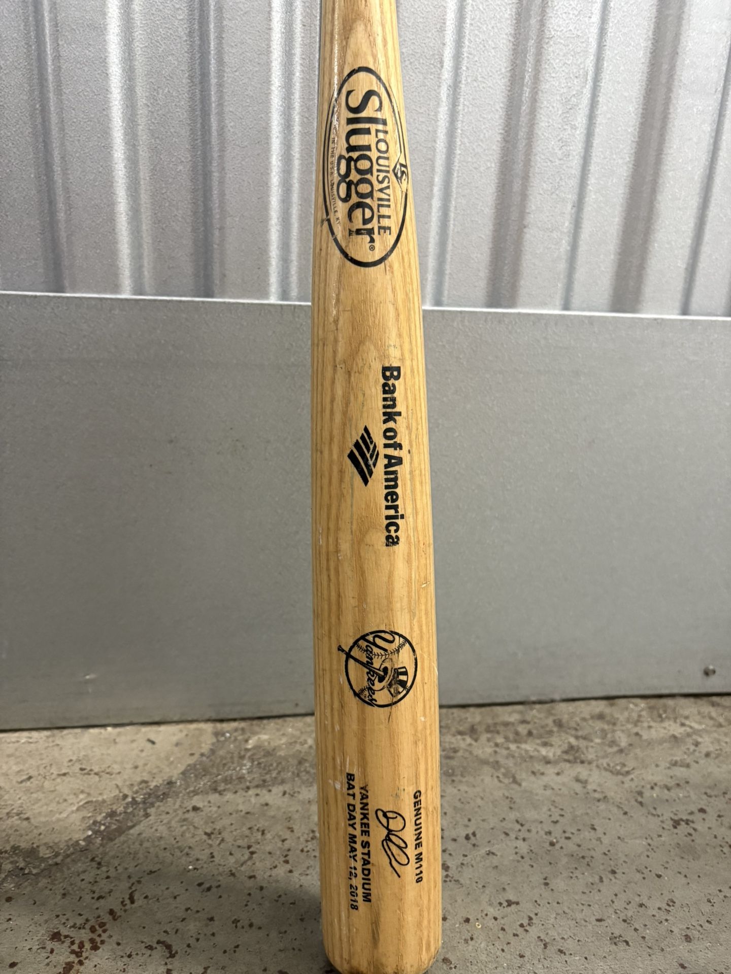 Louisville Slugger MLB 180 ash wood baseball bat.