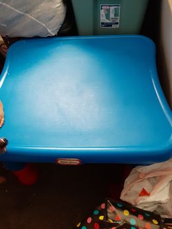 Kids plastic table