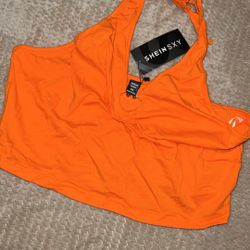 Cropped halter Tops