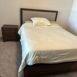 5 Pc Queen Bedroom + Mattress 