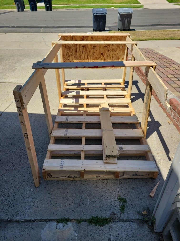 Extra Large Pallet FREE