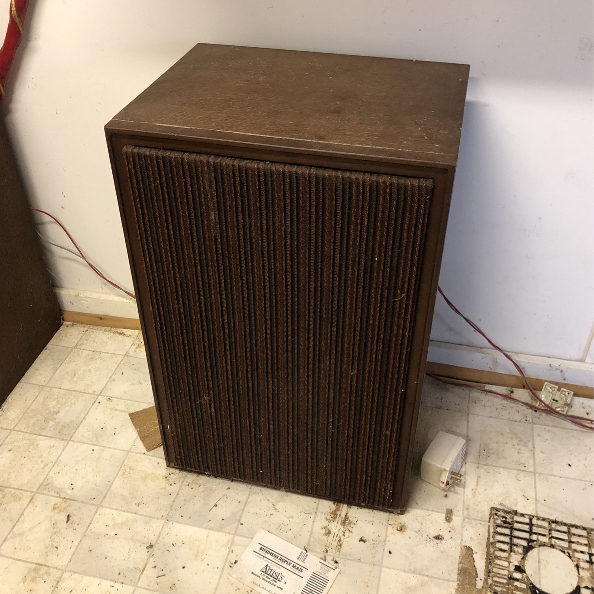 A Set Of Old Speakers 