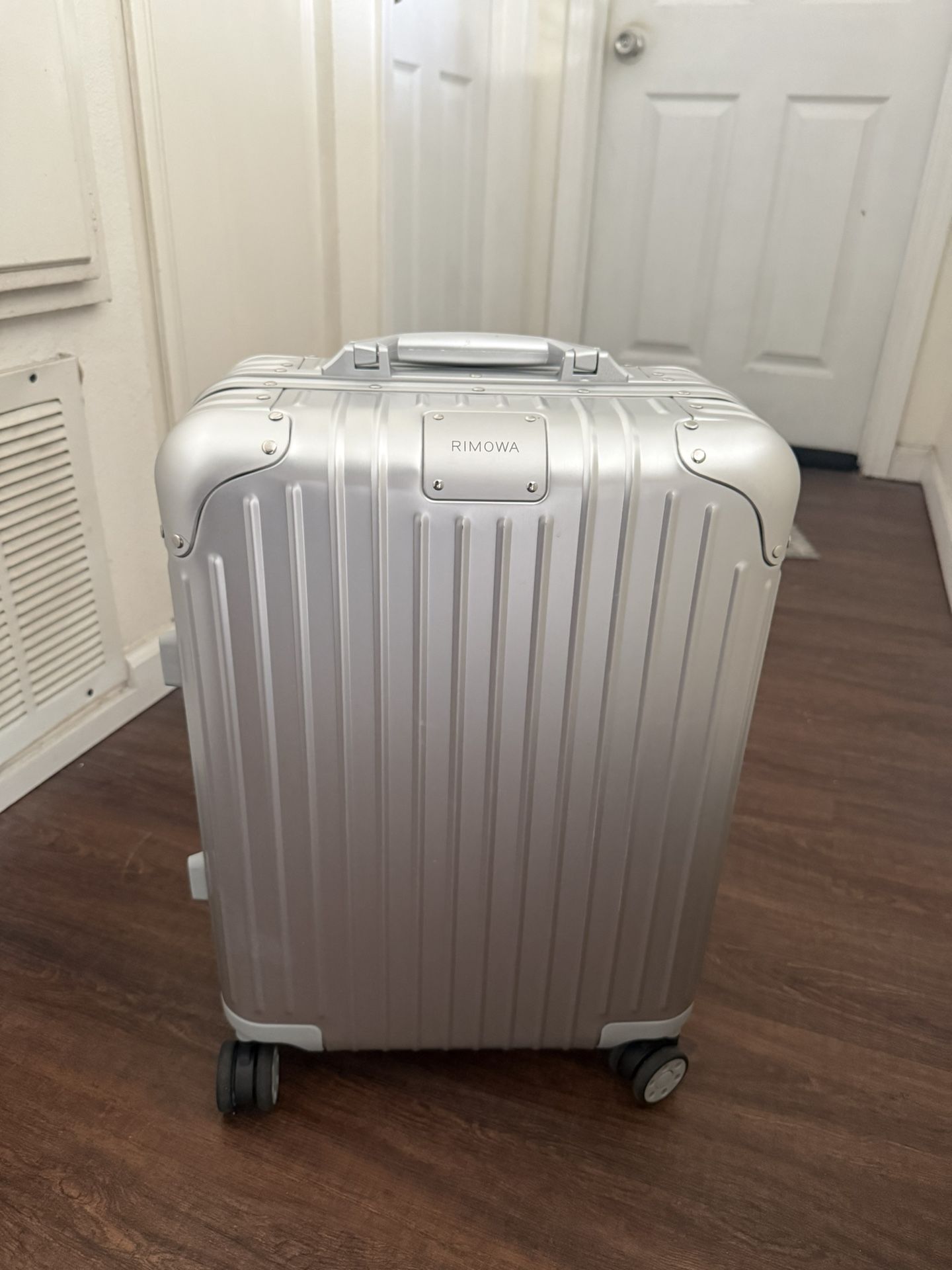 Rimowa Cabin/Carryon Suitcase