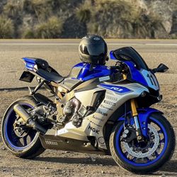 2015 Yamaha R1
