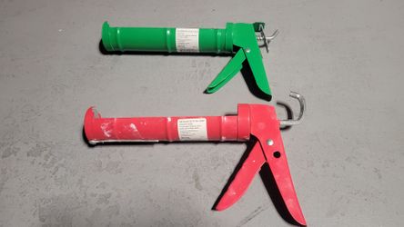 Caulking equipment