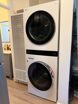 Single Unit Front Load LG WashTower™ with Center Control™ 4.5 cu. ft. Washer and 7.4 cu. ft. Gas Dryer