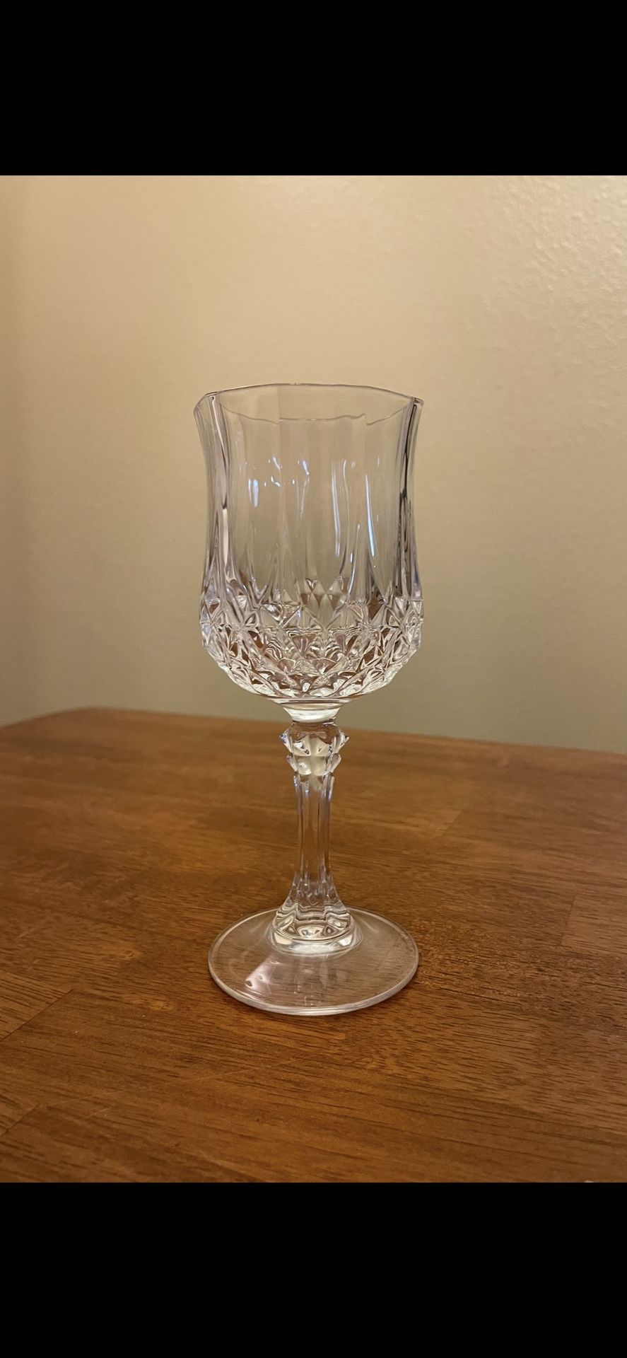 4 Cristal D'Arques Longchamp Wine Glasses.