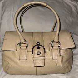 COACH Beige/Ivory Pebbled Leather Soho Buckle Flap Hobo Satchel Purse Bag