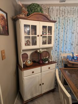 SOLD*****BEAUTIFUL HUTCH
