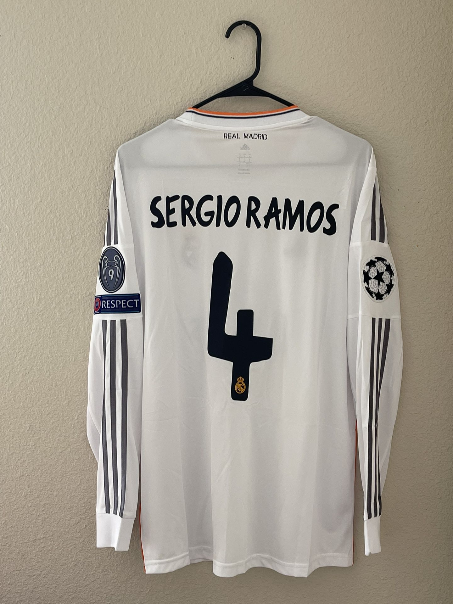 REAL MADRID Signed Jersey for Sale in Los Angeles, CA - OfferUp