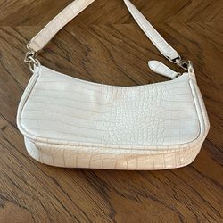 Like New Cream Colored Crocodile Pattern Handbag 