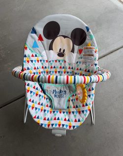 Graco Swing & Mickey bouncer Chair