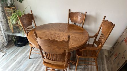 48” wood and 4 chairs
