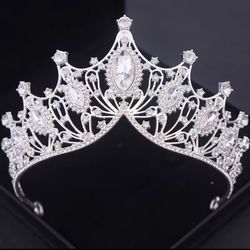 Bridal hair crown $15