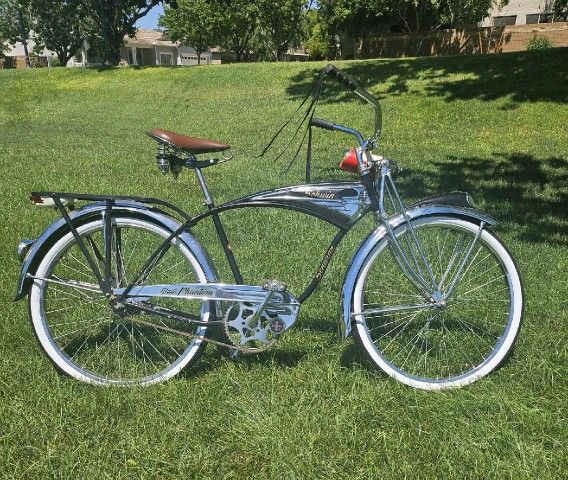 VINTAGE 1950'S Schwinn Black Phantom Cruiser!