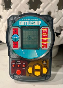 1995 Milton Bradley Battleship electronic handheld game