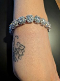 Women's jewelry