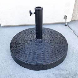 New in box $40 Heavy Patio Umbrella Base 20” Round Stand Outdoor Garden Market, Weight 55lbs 